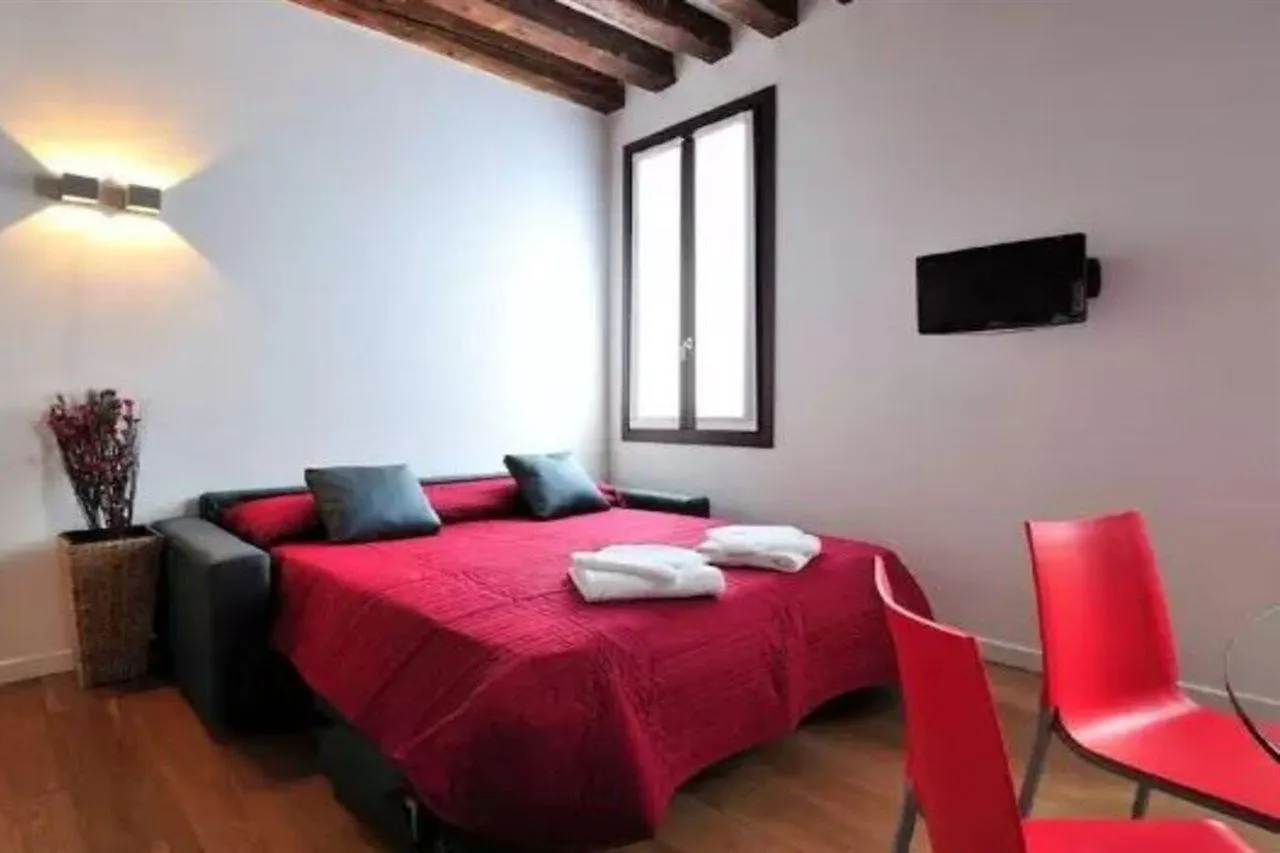 Beccarie Residence Rialto location